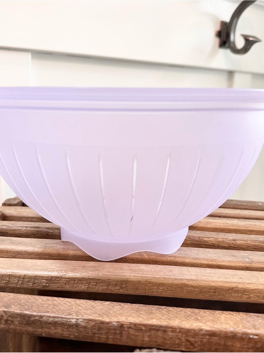 Tupperware Impressions Colander Light Purple Lavender Plastic Strainer Bowl VTG